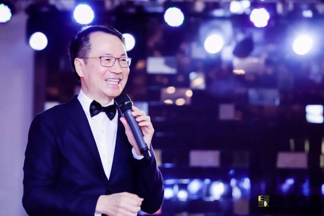 [景鴻快訊]景鴻集團(tuán)2019年慶晚會(huì) | “同心筑未來(lái)，攜手創(chuàng)佳績(jī)”