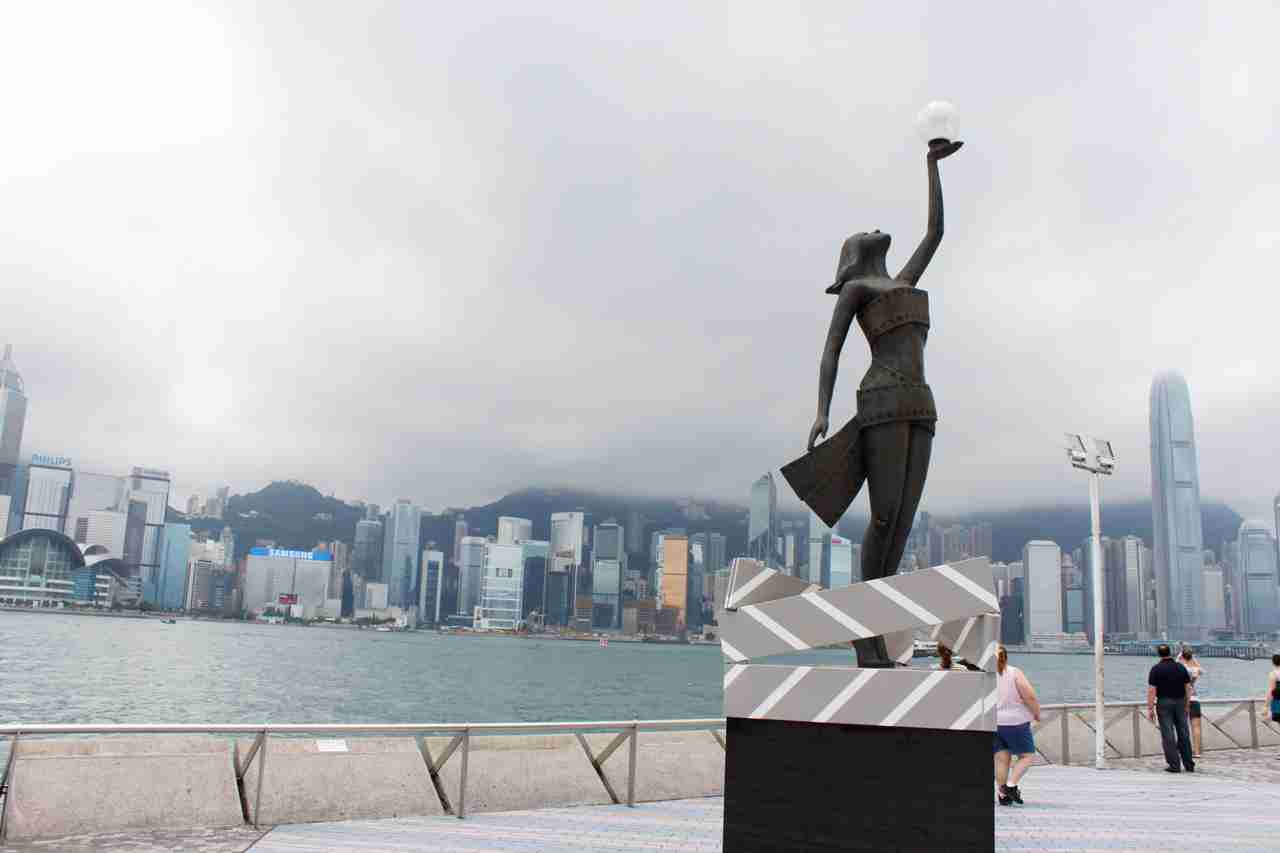 香港人才計(jì)劃丨移居香港后，就得放棄內(nèi)地的社保嗎？
