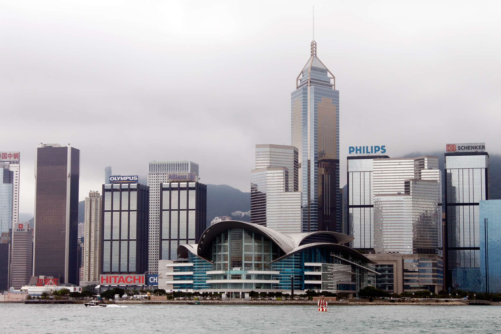香港人才計(jì)劃丨香港高鐵新增14個(gè)站點(diǎn)，移民香港后往來內(nèi)地更便利！