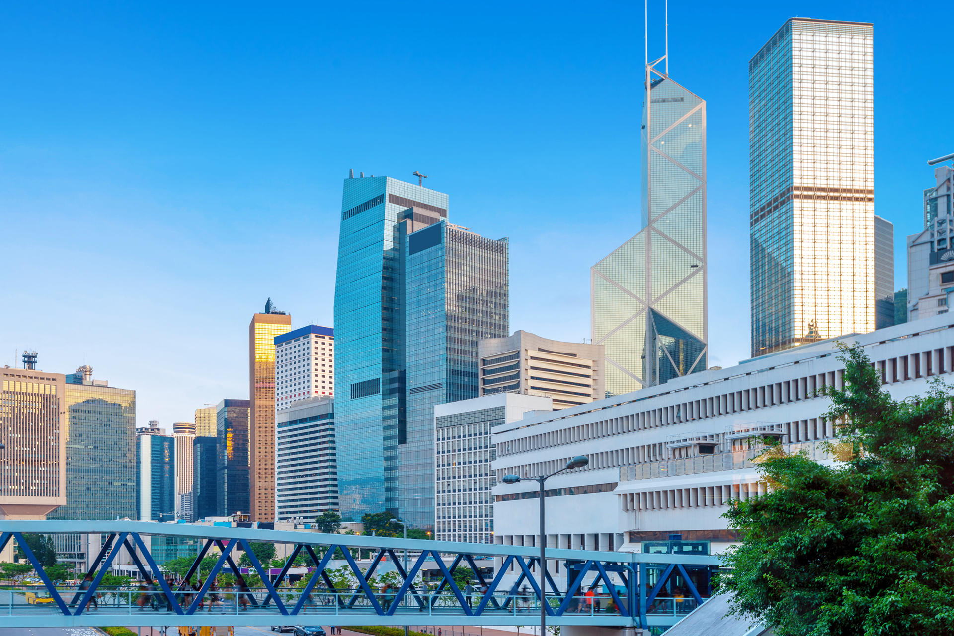 赴港讀書可以收獲香港永居？這3所大灣區(qū)高校畢業(yè)生也能申請！