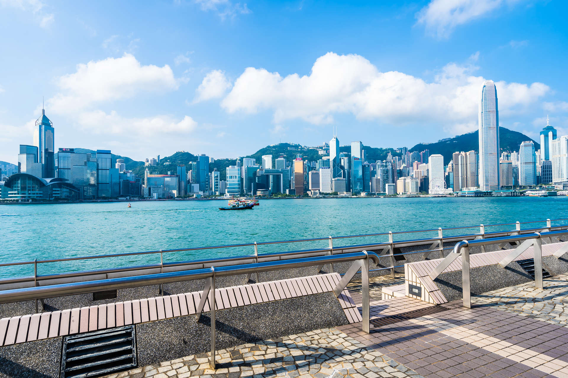 香港優(yōu)才單季度近千人獲邀，但年度配額還沒用完？2023申請流程再簡化！