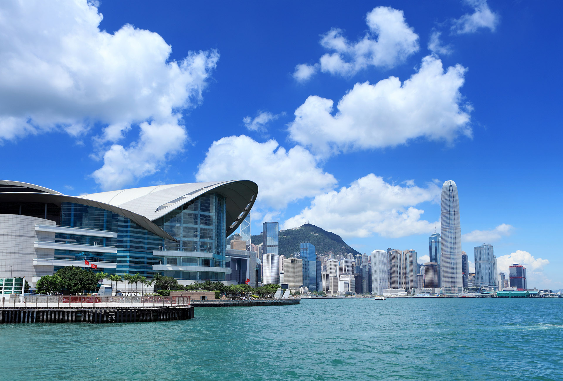 香港各人才計劃審批時間要多久？最快獲批香港身份的是......？